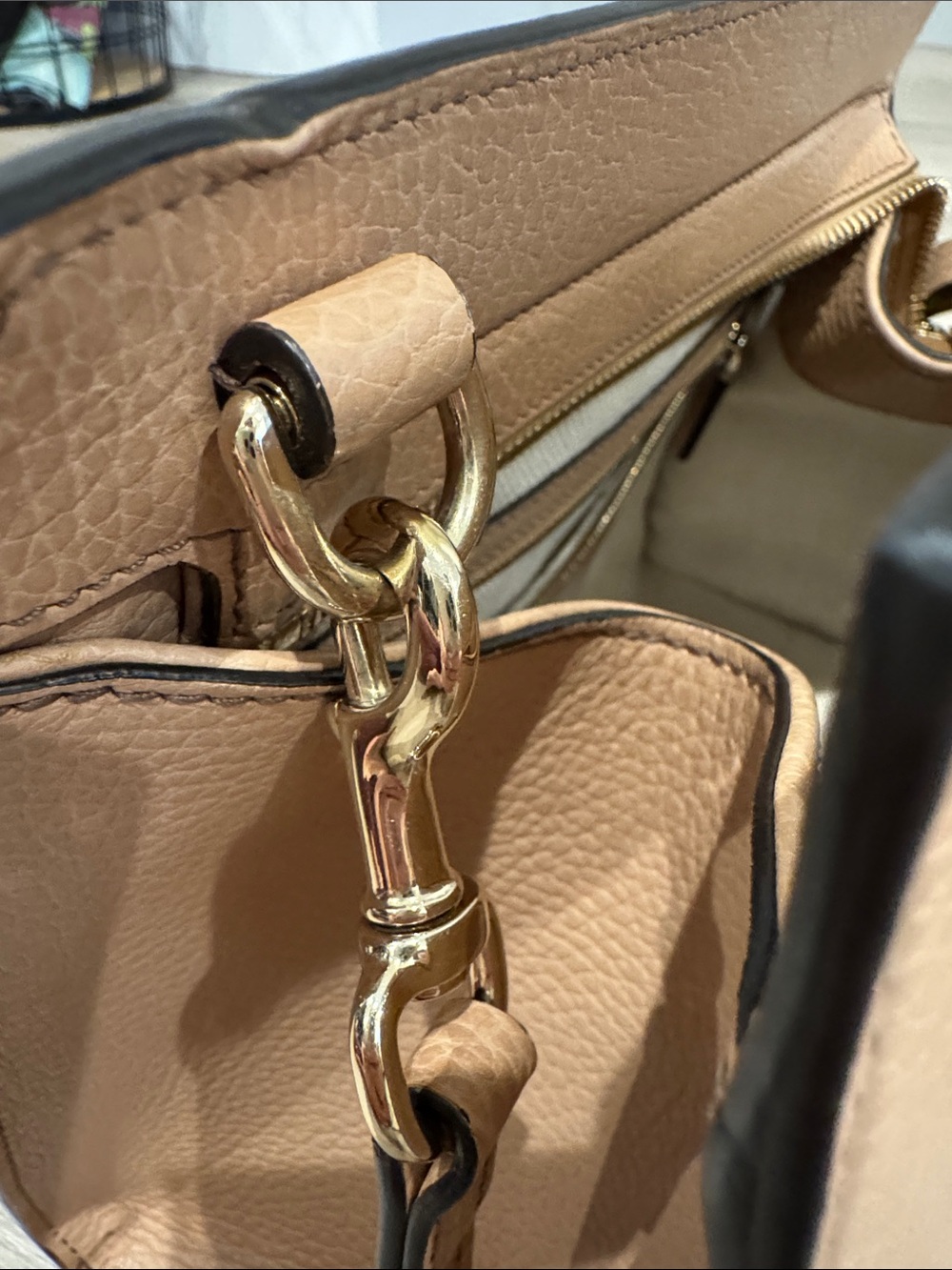 Gucci Soho Pebbled Leather convertible Top-Handle Satchel in Camel Tan - Picture 4 of 15